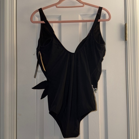 NWT PROFILE BY GOTTEX LAYLA TRICOLORE V-NECK SURPLICE ONE PIECE SWIMSUIT SIZE 14 - Picture 5 of 11